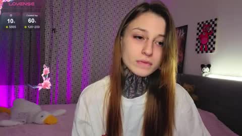Snapshot of lilith_poison chatting on October 18, 6:53 pm lilith_poison online show from October 18, 6:53 pm