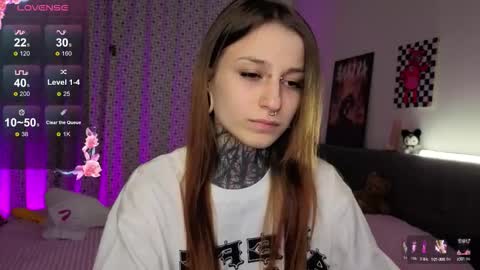 Snapshot of lilith_poison chatting on October 11, 6:43 pm lilith_poison online show from October 11, 6:43 pm