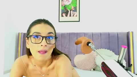 Snapshot of lilithcapri777 chatting on January 15, 11:43 am Lily online show from January 15, 11:43 am
