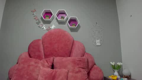 Snapshot of lilithsmith__ chatting on February 13, 11:17 am L I L I T H online show from February 13, 11:17 am
