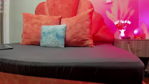 Snapshot of lilithsmith__ chatting on February 1, 11:21 am L I L I T H online show from February 1, 11:21 am