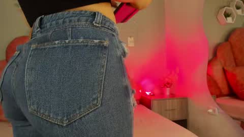 Snapshot of lilithsmith__ chatting on January 22, 11:23 am L I L I T H online show from January 22, 11:23 am
