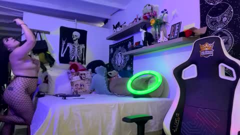 Snapshot of lilithstar_666 chatting on September 24, 10:20 pm Lilith morningstar Independent Model Helpme to reach 100 likes online show from September 24, 10:20 pm