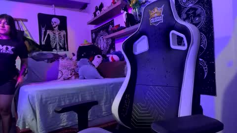 Snapshot of lilithstar_666 chatting on October 18, 1:08 am Lilith morningstar Independent Model Helpme to reach 100 likes online show from October 18, 1:08 am