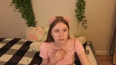 Lili Tiny  GMT2 3-10AM  MonTueWedThuSat online show from June 22, 3:25 am