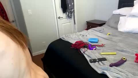 lillhotty7569 online show from May 25, 8:46 am