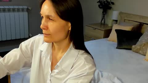 Snapshot of lillian_white1 chatting on February 8, 7:04 am lillian_white1 online show from February 8, 7:04 am