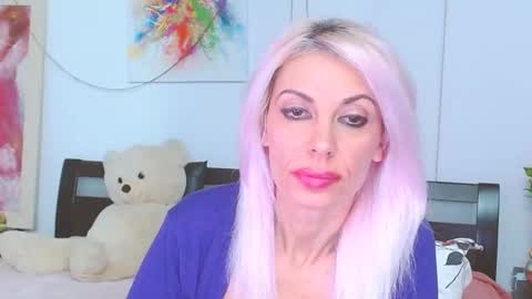 Lara online show from November 4, 3:33 am