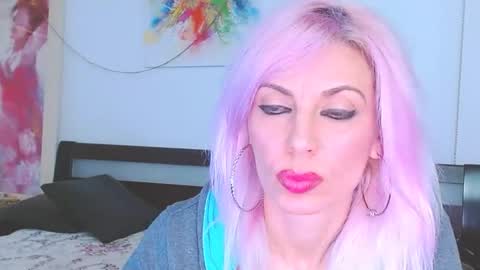 Lara online show from March 4, 9:54 pm