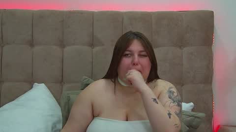 LillianHaig online show from February 2, 5:10 am