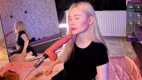 lillie_berry online show from February 18, 5:06 am