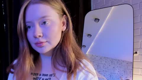 lillie_berry online show from October 9, 5:11 am