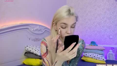 Snapshot of lillimooore chatting on January 29, 12:12 am LilliMoore online show from January 29, 12:12 am
