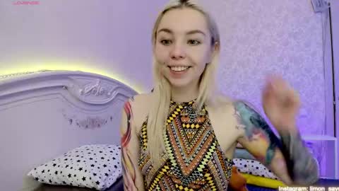 Snapshot of lillimooore chatting on February 12, 11:51 pm LilliMoore online show from February 12, 11:51 pm