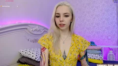 Snapshot of lillimooore chatting on February 15, 12:26 am LilliMoore online show from February 15, 12:26 am