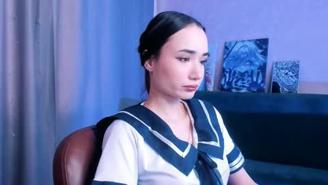 Lily online show from February 8, 7:01 am