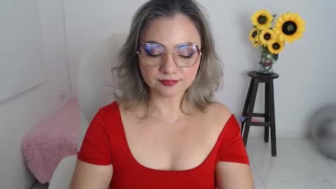 Lilly online show from November 24, 3:36 pm