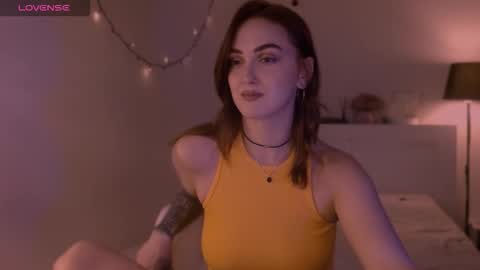 LillyFarey online show from September 19, 6:40 pm