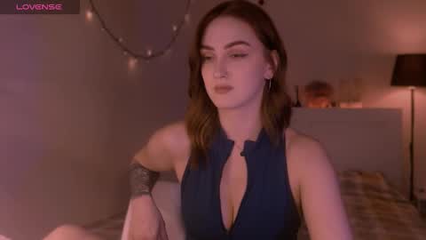 LillyFarey online show from September 25, 4:50 pm