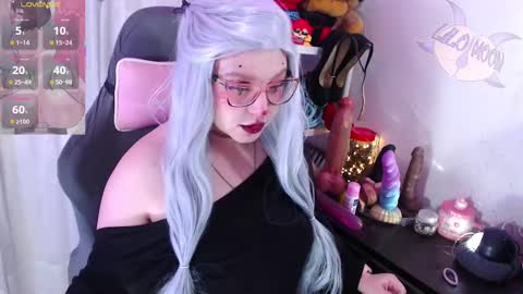Snapshot of lilomoon69 chatting on October 17, 1:47 pm Lilo online show from October 17, 1:47 pm