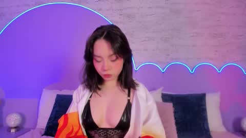 Lilou online show from September 18, 12:04 pm