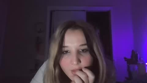 lilred0503 online show from July 23, 3:58 am