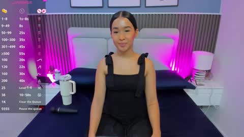 Snapshot of lily__star chatting on October 9, 3:32 am lily online show from October 9, 3:32 am