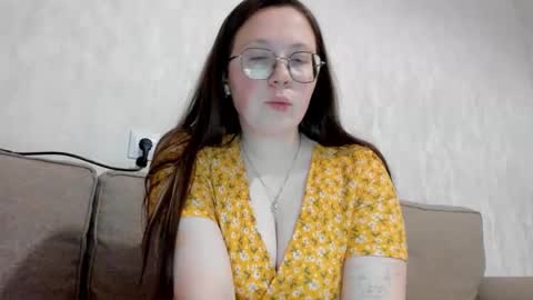 Lily Chays online show from October 24, 8:16 pm