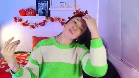 just lily online show from November 3, 9:52 pm