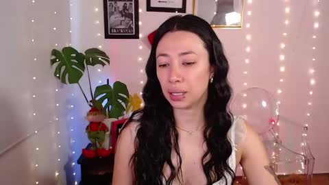 Snapshot of lily_evans_ chatting on December 10, 10:47 pm just lily online show from December 10, 10:47 pm