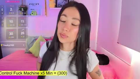 Snapshot of lily_evans_ chatting on September 29, 8:47 pm just lily online show from September 29, 8:47 pm