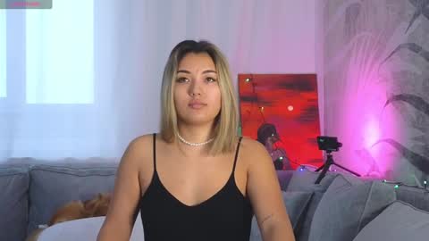 Snapshot of lily_foster_ chatting on December 24, 7:49 am Lily online show from December 24, 7:49 am