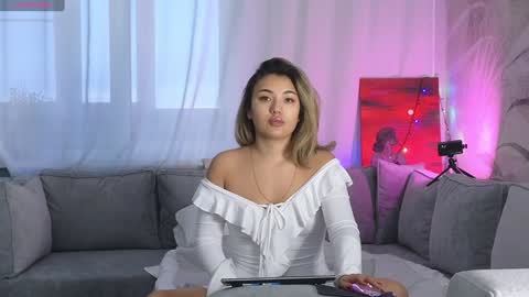 Snapshot of lily_foster_ chatting on January 12, 6:06 am Lily online show from January 12, 6:06 am