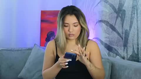 Snapshot of lily_foster_ chatting on March 9, 5:55 am Lily online show from March 9, 5:55 am