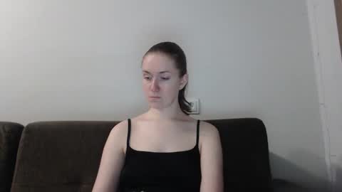 lily_love_x online show from October 18, 10:44 pm