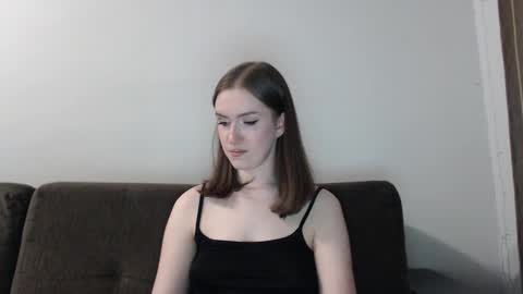 lily_love_x online show from October 13, 11:18 pm
