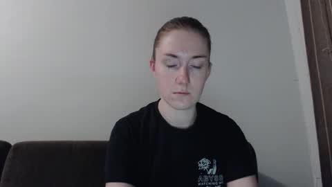 lily_love_x online show from September 22, 3:49 am