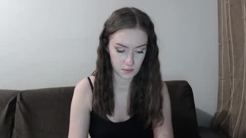 lily_love_x online show from March 1, 10:53 pm