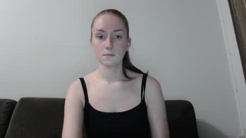 lily_love_x online show from April 9, 3:53 am