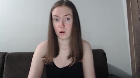 lily_love_x online show from December 21, 10:03 pm