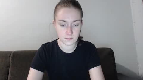 lily_love_x online show from December 2, 12:12 am