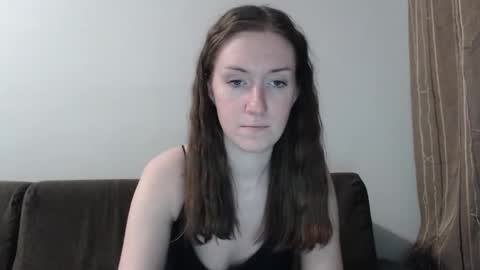 lily_love_x online show from February 24, 11:03 pm