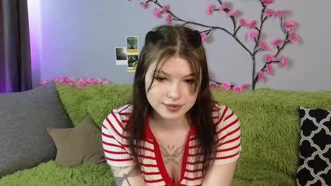 Lily online show from May 31, 9:26 am