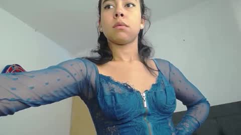 Snapshot of lily_robertss_ chatting on January 18, 2:12 pm Lily Roberts online show from January 18, 2:12 pm