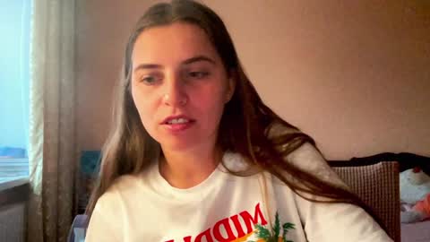 Snapshot of lily_smily chatting on February 2, 11:08 am Lily online show from February 2, 11:08 am