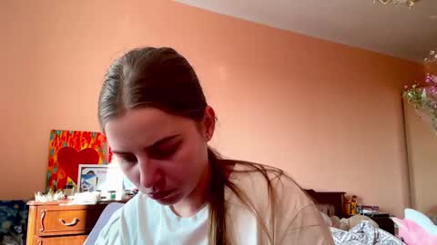 Snapshot of lily_smily chatting on February 26, 10:49 am Lily online show from February 26, 10:49 am