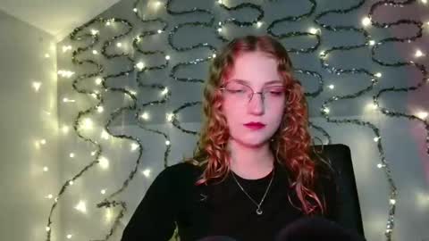 small lily online show from November 5, 6:13 pm