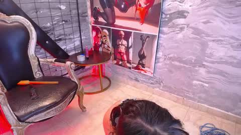 Lily online show from October 19, 1:46 pm