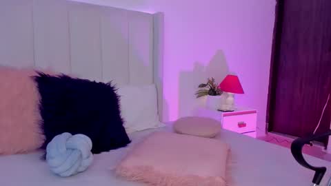 LilyWoodz online show from March 26, 7:37 pm