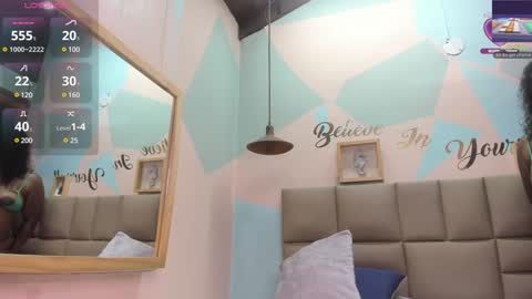 Snapshot of lilybaudyn_ chatting on January 27, 9:44 am Lily online show from January 27, 9:44 am